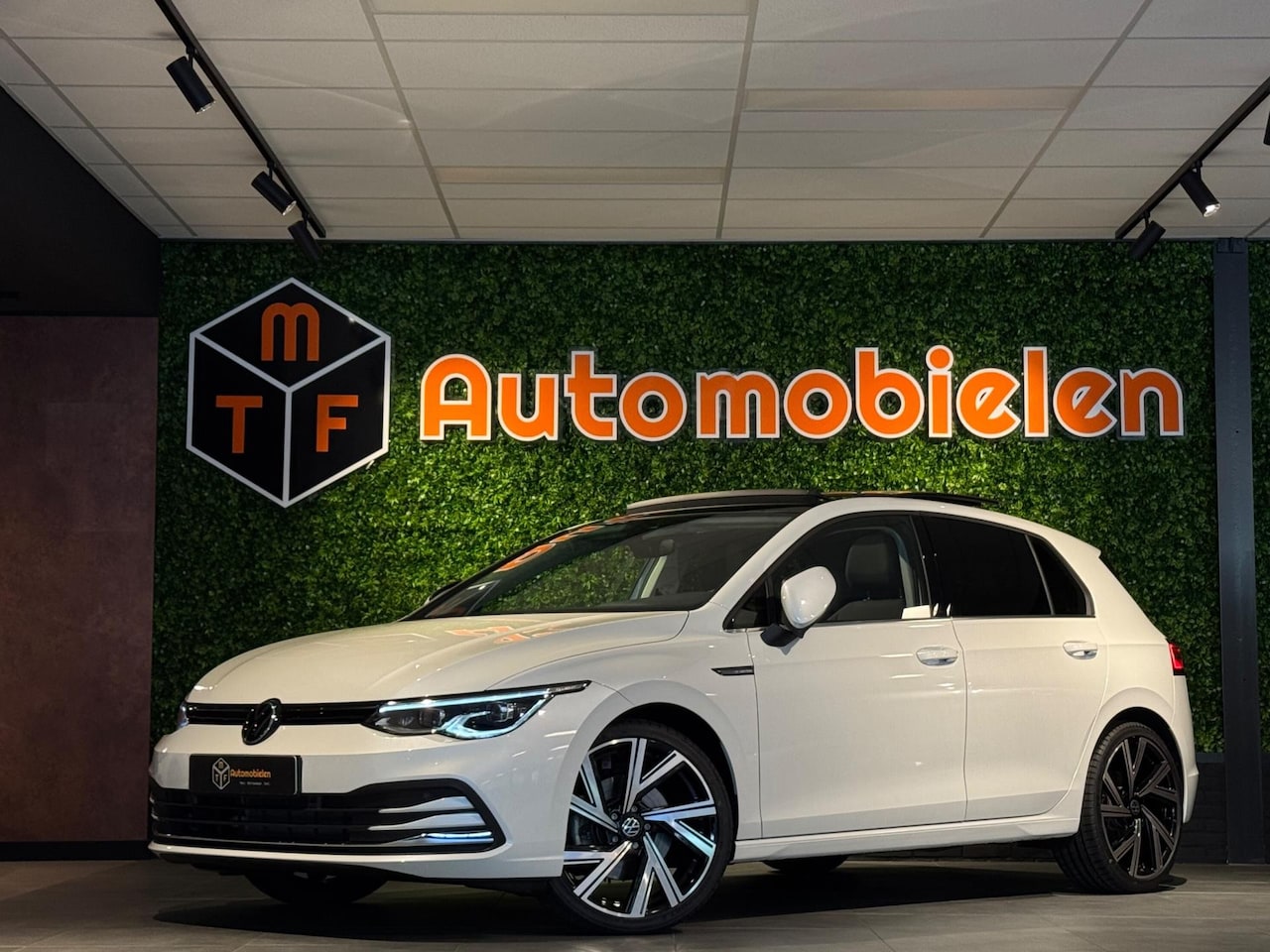 Volkswagen Golf - 1.5 eTSI First ed. 150 PK|PANO|MEMORY|MATRIX|MASSAGE|IQ.DRIVE - AutoWereld.nl