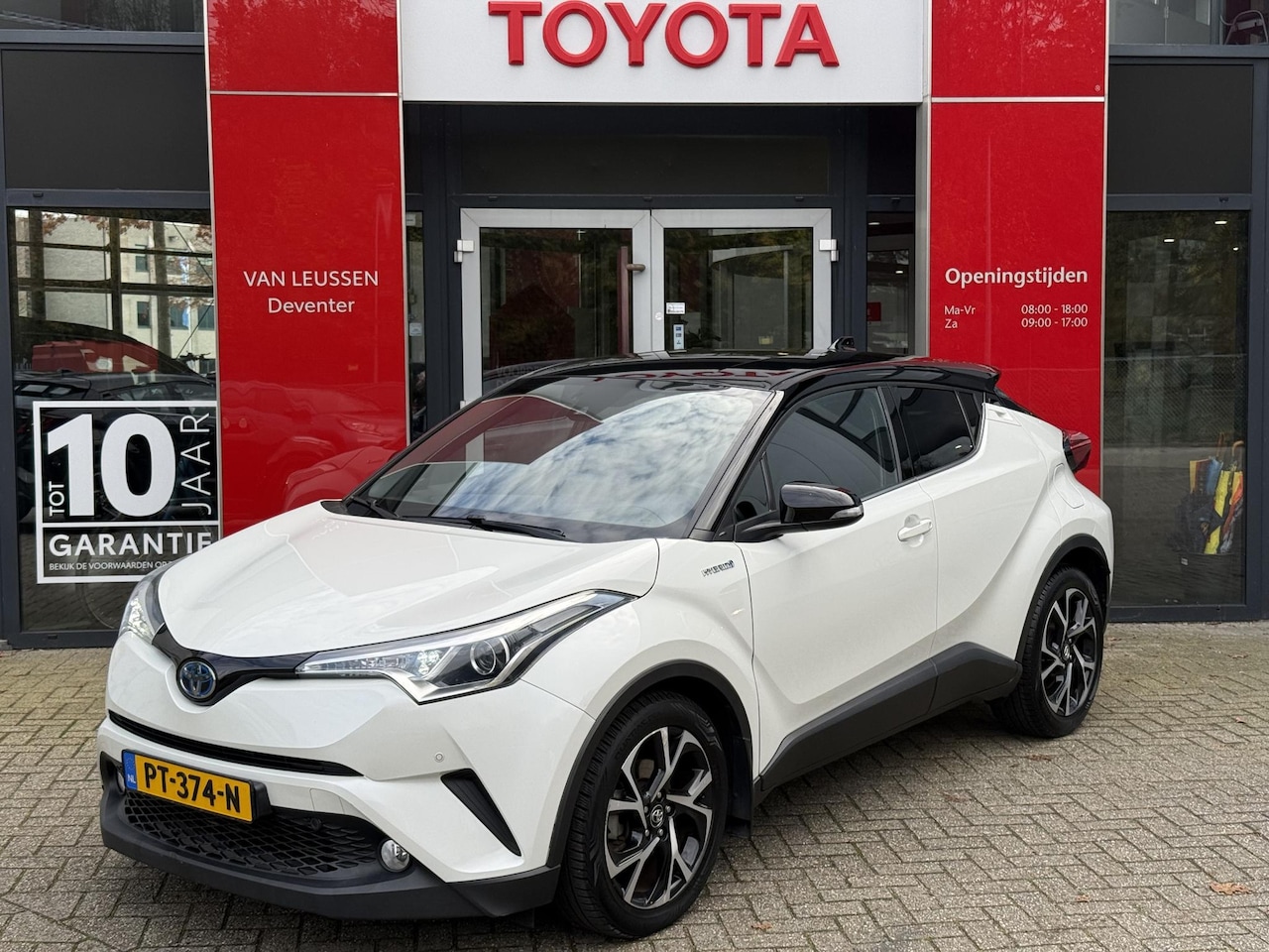 Toyota C-HR - 1.8 HYBRID BI-TONE AD-CRUISE CAMERA STOELVERWARMING NL-AUTO - AutoWereld.nl