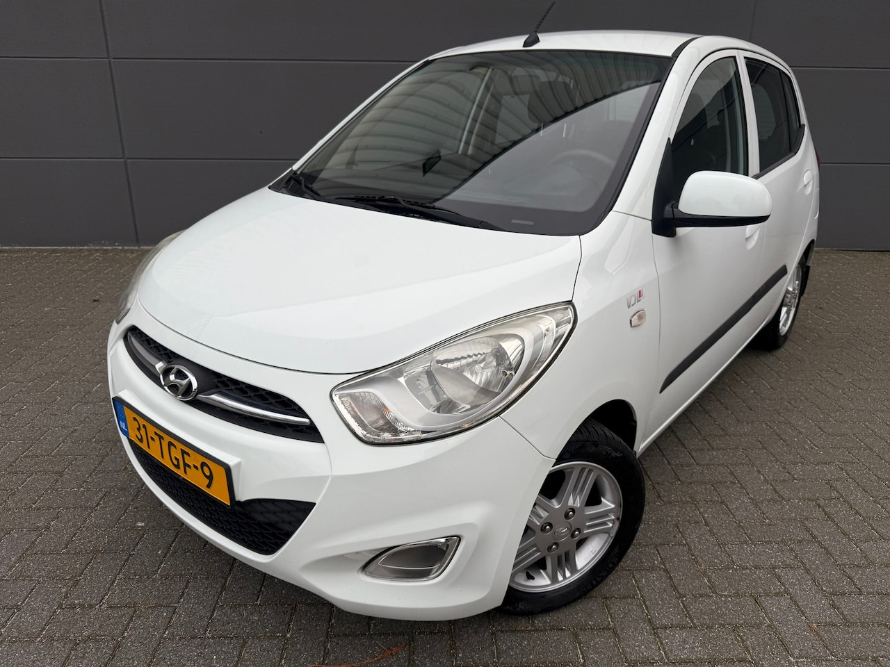 Hyundai i10 - 1.2 Plus*Airco*Park-Sensor*NEW APK*NAP*Velgen*Elkt-Sensren - AutoWereld.nl