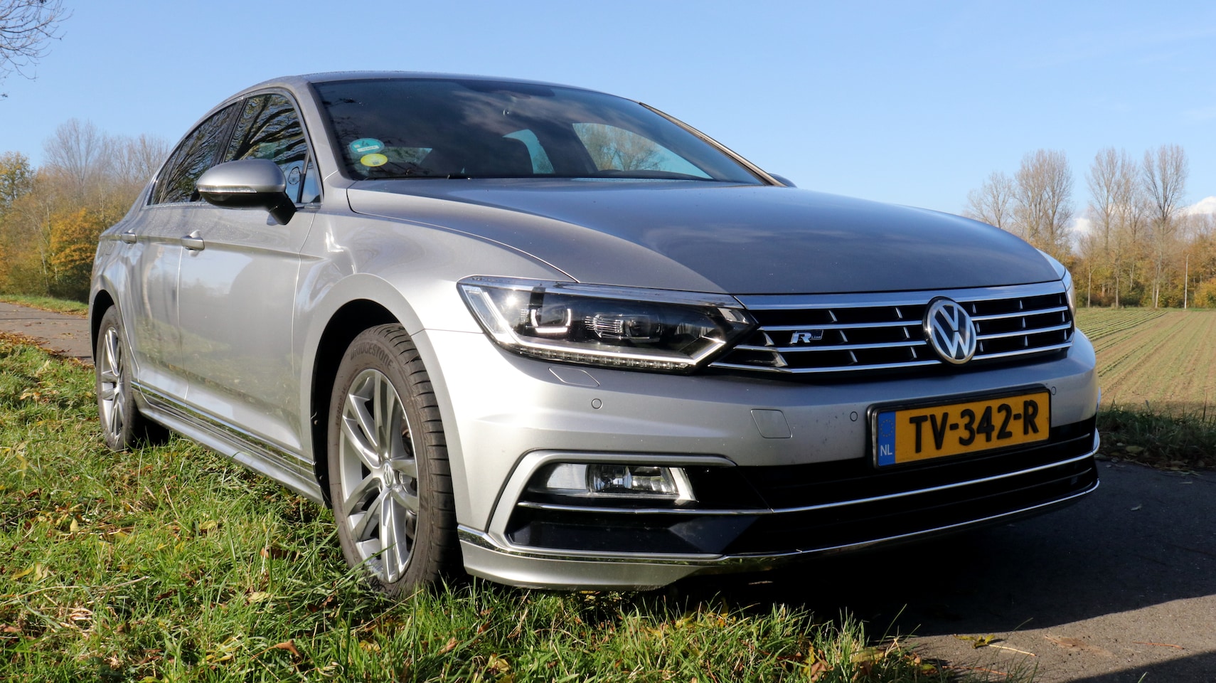 Volkswagen Passat - 1.6 TDI Highline Business R Virtual cockpit - AutoWereld.nl