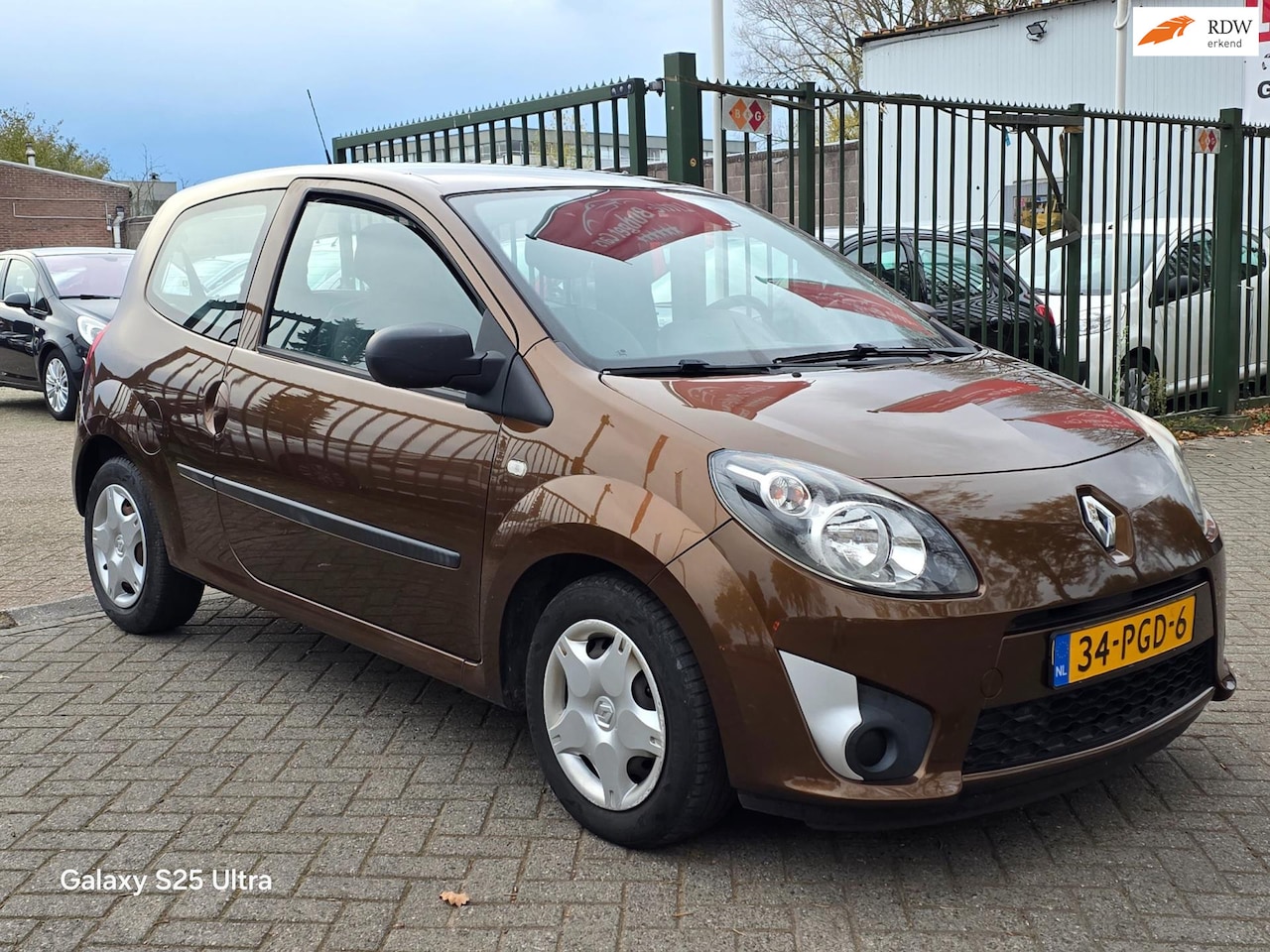 Renault Twingo - 1.2-16V Authentique uniek km org nl auto airco elektrische ramen cv op afs - AutoWereld.nl