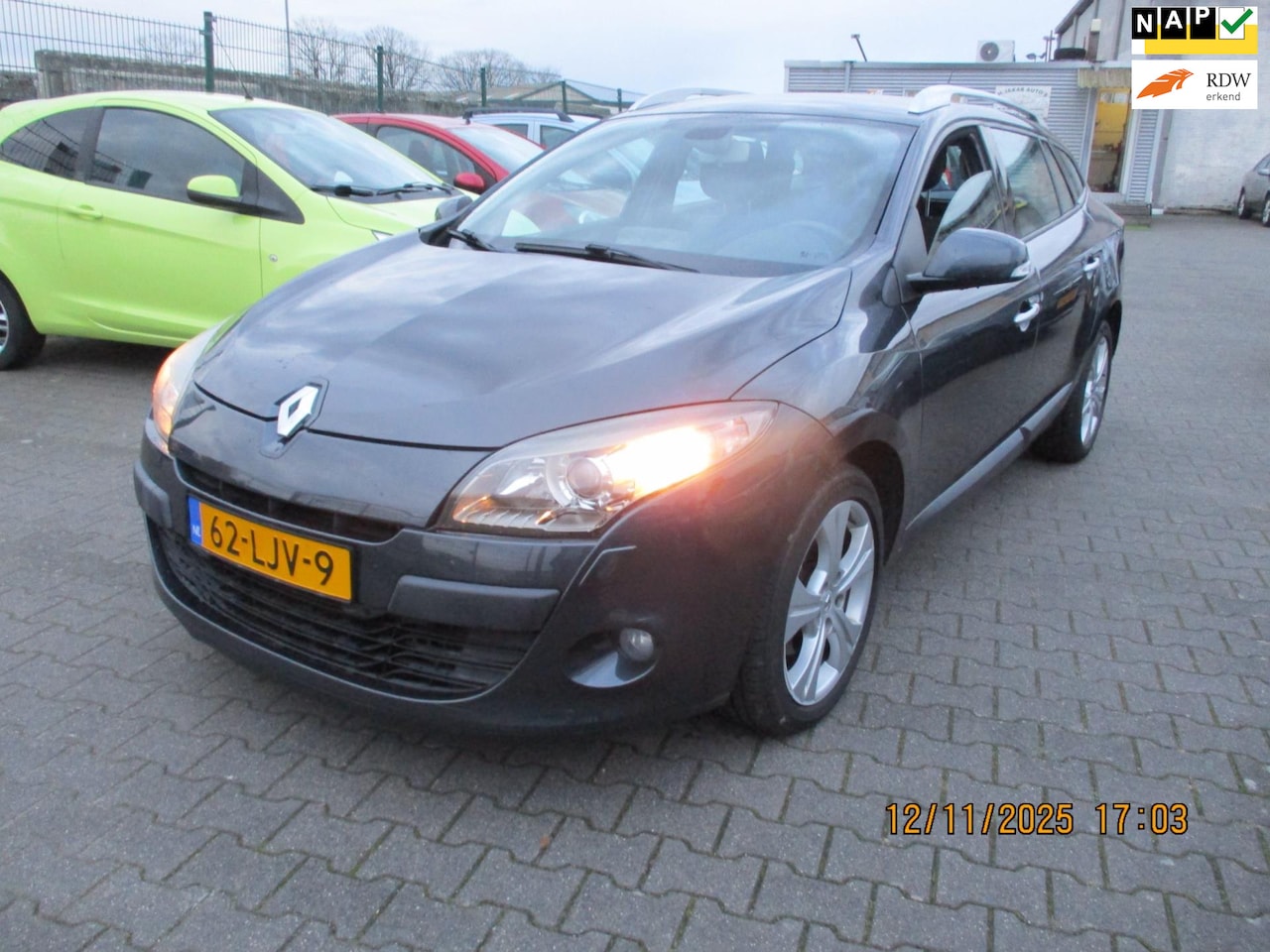 Renault Mégane Estate - Renault Mégane Estate 2.0 Dynamique-AUTOMAAT - AutoWereld.nl