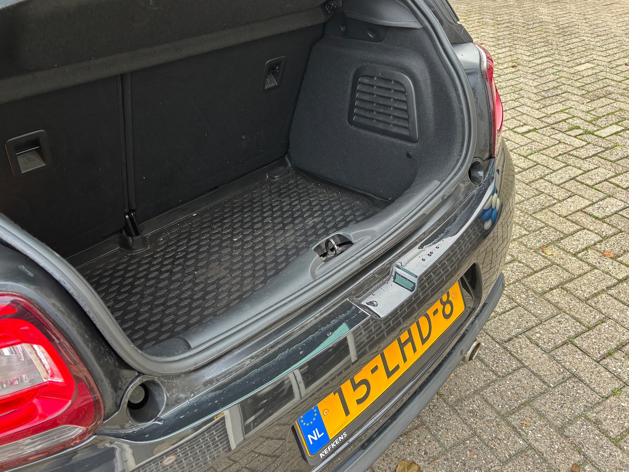 Citroën DS3 - 1.6 So Chic | Org-NL auto. Performance pack. Leder. Navi. Automaat.