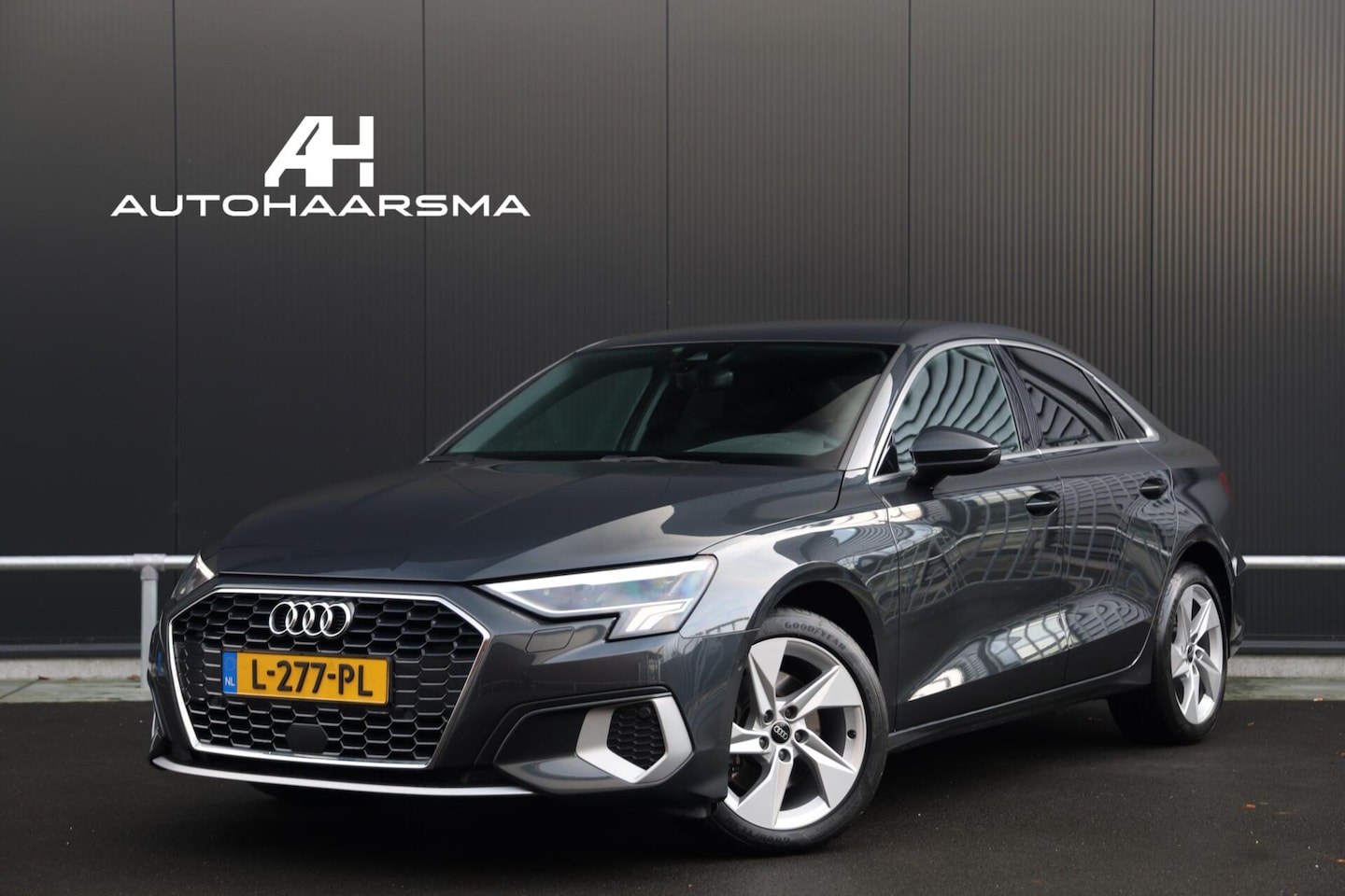 Audi A3 Limousine - 30 TFSI Automaat Business edition Sportstoelen LED CarPlay Clima Cruise 1e Eigenaar - AutoWereld.nl