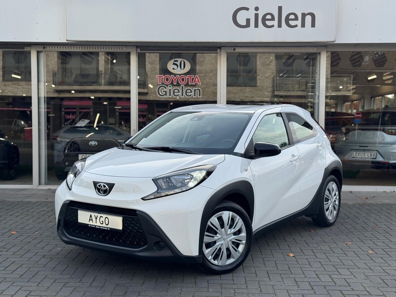 Toyota Aygo X - 1.0 VVT-i MT Play | Eerste eigenaar, Apple CarPlay/Android auto, Airco, Parkeercamera, Ada - AutoWereld.nl