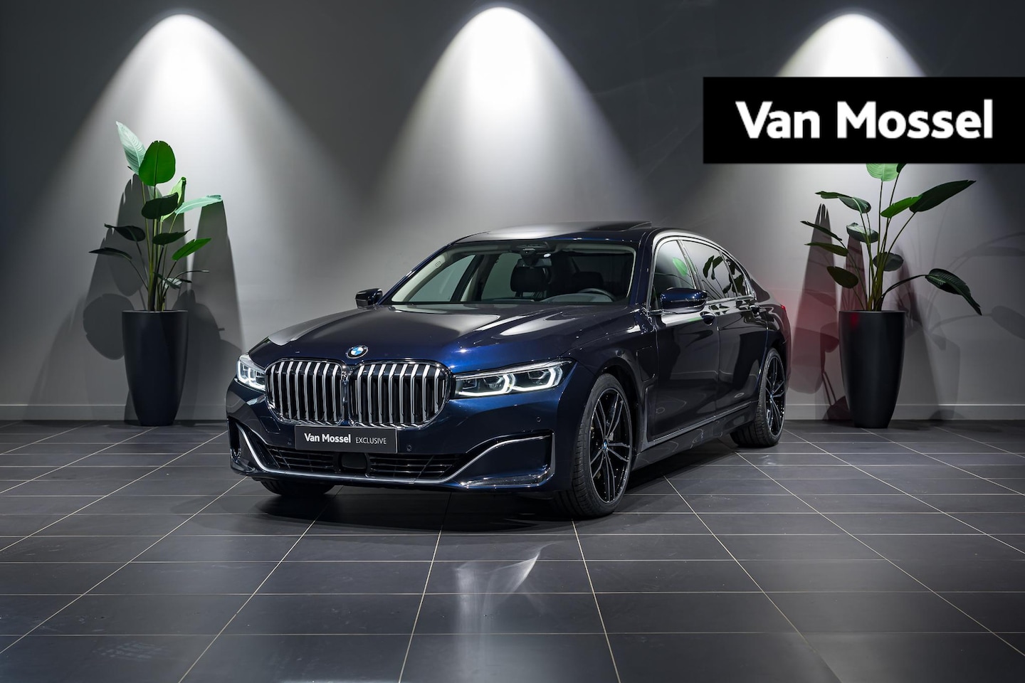 BMW 7-serie - 745Le xDrive LUCHTVERING | HEAD-UP DISPLAY | PANODAK | EDELHOUT - AutoWereld.nl