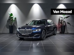 BMW 7-serie - 745Le xDrive LUCHTVERING | HEAD-UP DISPLAY | PANODAK | EDELHOUT