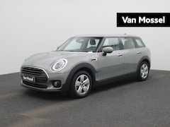 MINI Clubman - 1.5 Cooper Essential AUTOMAAT | Navigatie | Climate-Control | Stoelverwarming | Cruise-Con