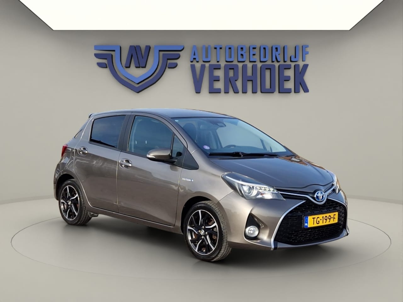 Toyota Yaris - 1.5 Hybrid Dynamic Automaat - Navi - Camera - AutoWereld.nl