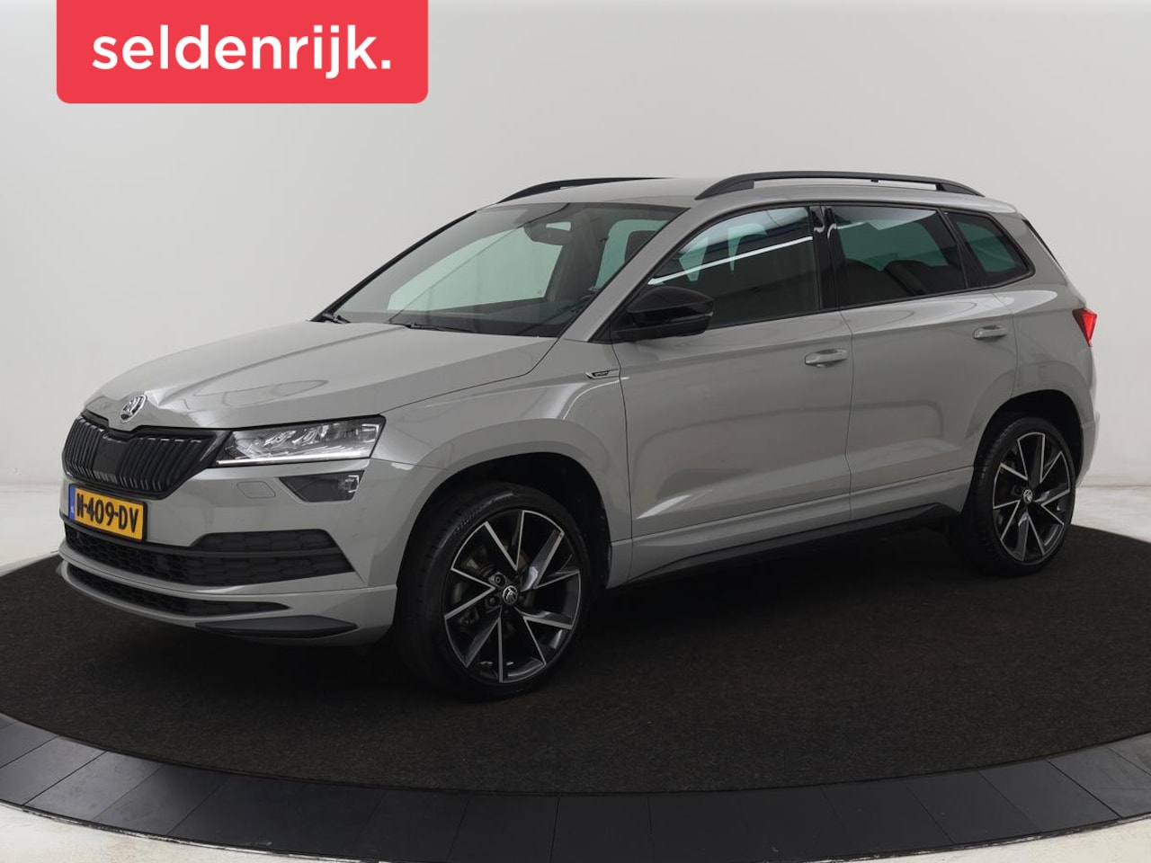 Skoda Karoq - 1.5 TSI Sportline | Trekhaak | Stoelverwarming | Camera | Carplay | Virtual Cockpit | Spor - AutoWereld.nl