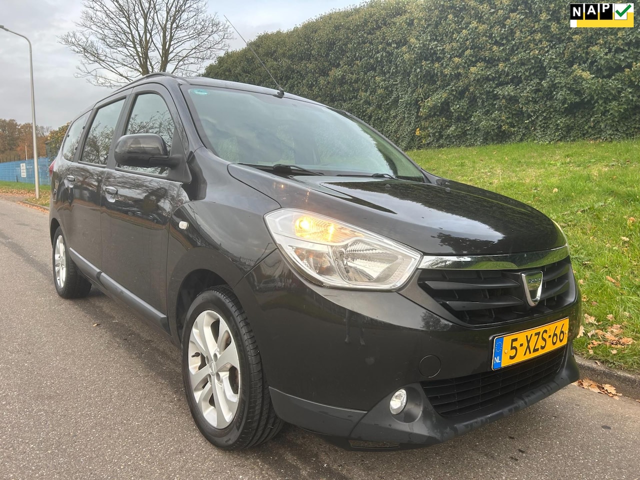 Dacia Lodgy - 1.2 TCe Blackline 7p. Lederen bekleding - Navi - PDC - Trekhaak - AutoWereld.nl