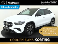 Mercedes-Benz GLA-Klasse - 180 Star Edition Luxury Line Panoramadak / Keyless / Parkeercamera / Privacy Glass / Sfeer