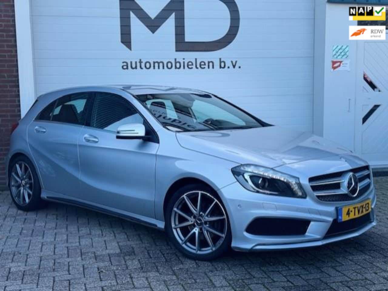 Mercedes-Benz A-klasse - 180 AMG - Alcantara - LED - Trekhaak - AutoWereld.nl