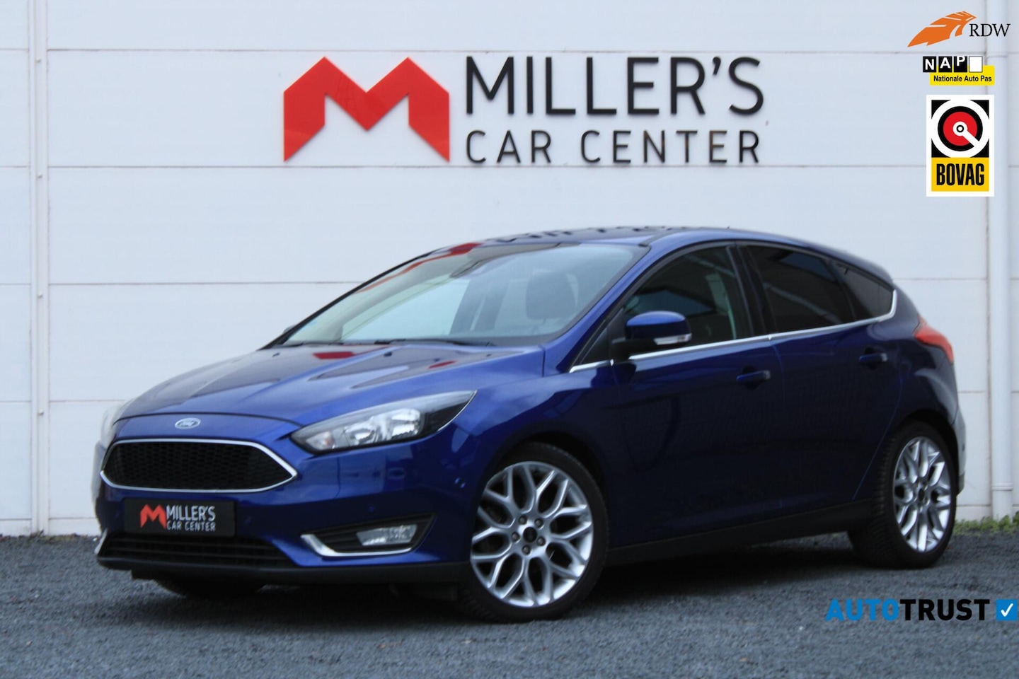 Ford Focus - 1.5 Titanium VOL Camera Carplay Dodehoek 18" Sportvelgen - AutoWereld.nl
