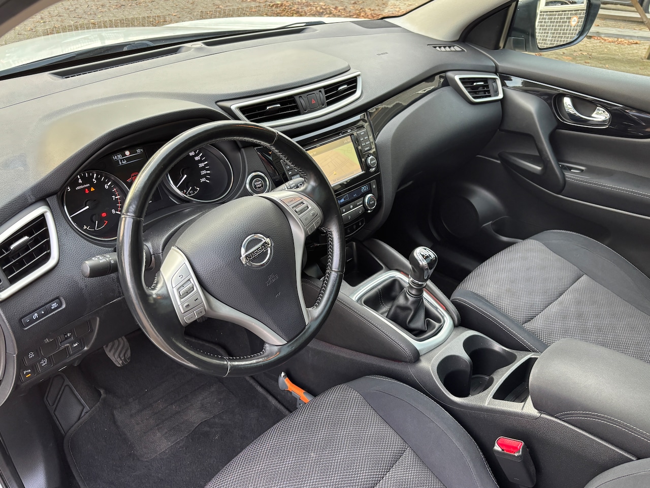 Nissan Qashqai - 1.6 Connect Edition | Org-NL auto. 163pk. 1500kg trekgew. Navi. Pano.