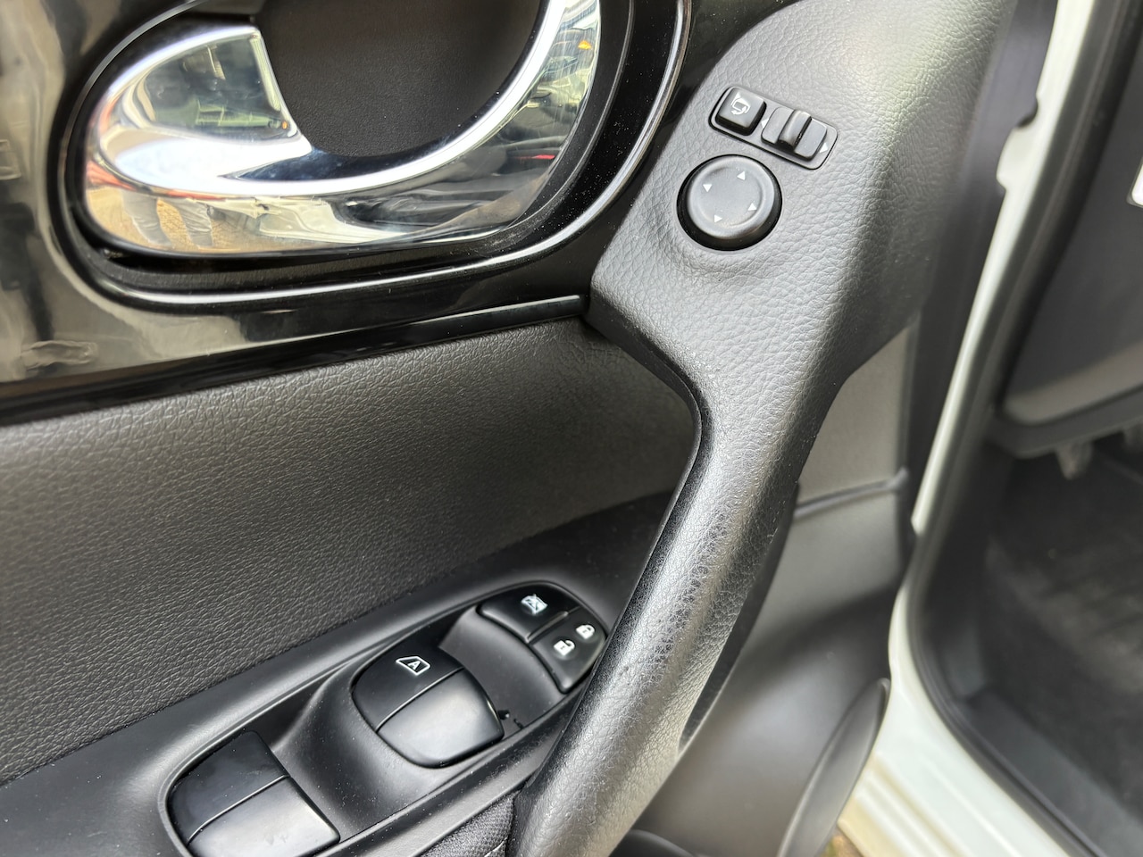 Nissan Qashqai - 1.6 Connect Edition | Org-NL auto. 163pk. 1500kg trekgew. Navi. Pano.