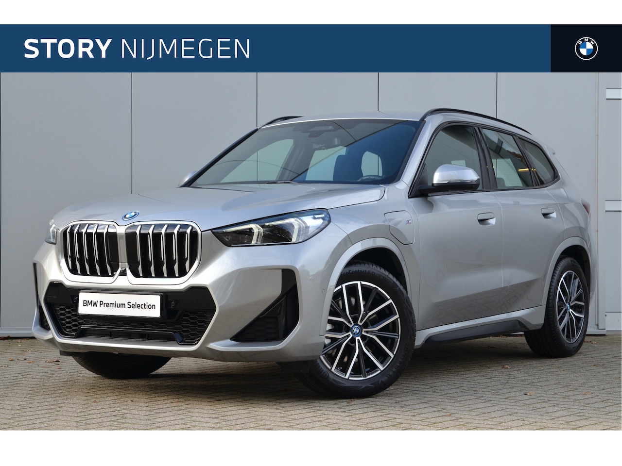 BMW X1 - xDrive30e High Executive M Sport Automaat / Trekhaak / Sportstoelen / M Adaptief onderstel - AutoWereld.nl