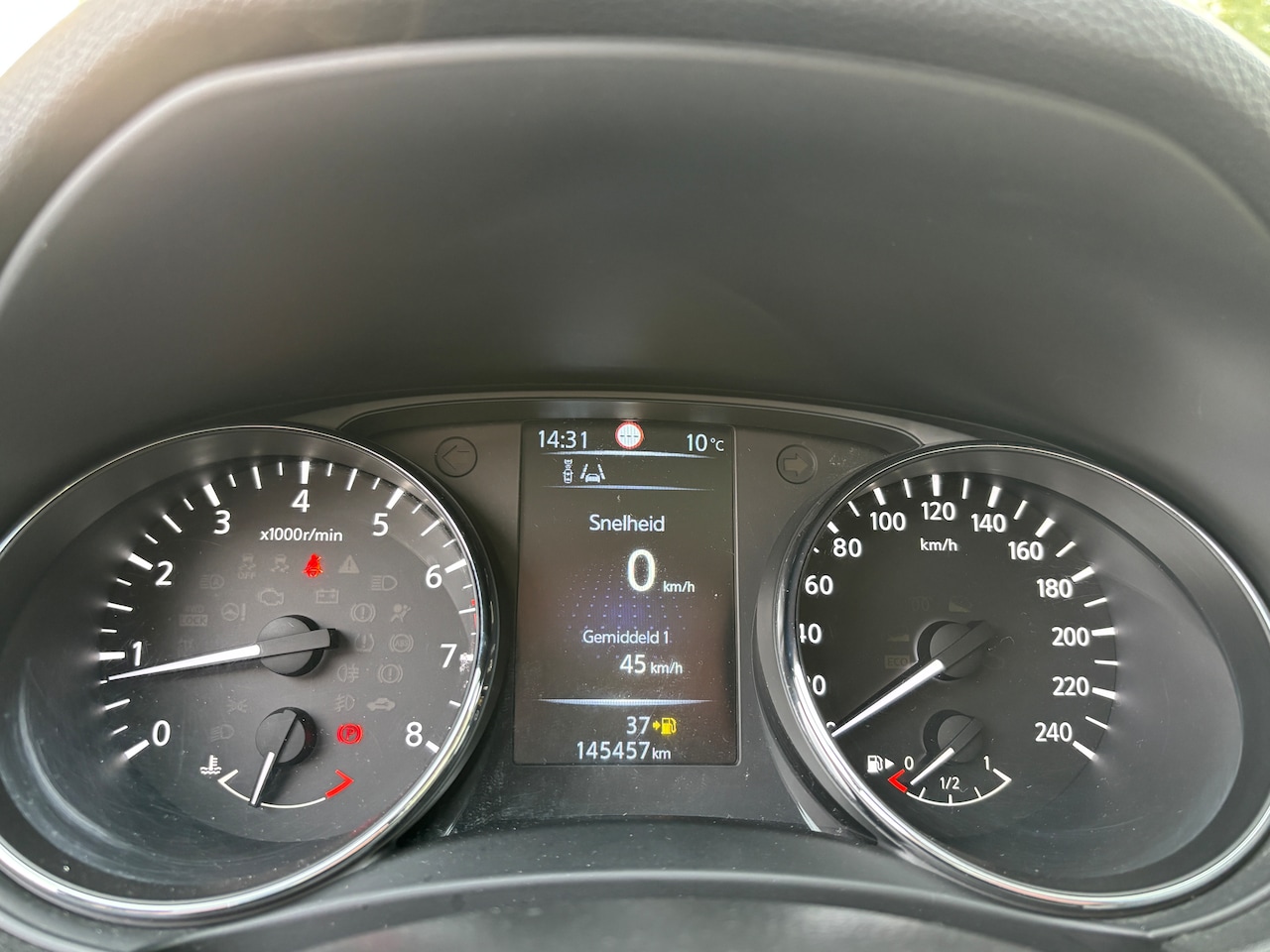 Nissan Qashqai - 1.6 Connect Edition | Org-NL auto. 163pk. 1500kg trekgew. Navi. Pano.