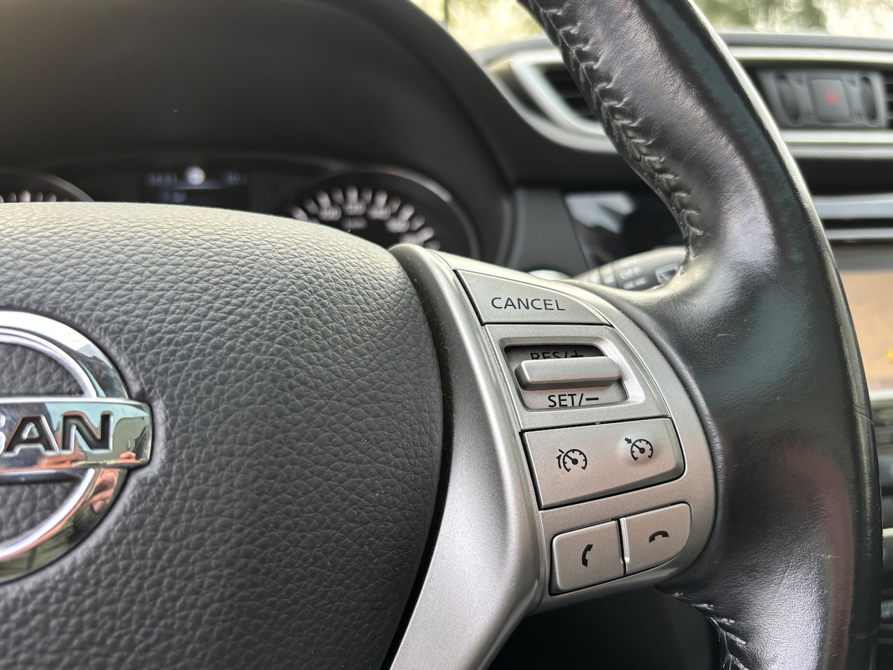 Nissan Qashqai - 1.6 Connect Edition | Org-NL auto. 163pk. 1500kg trekgew. Navi. Pano.