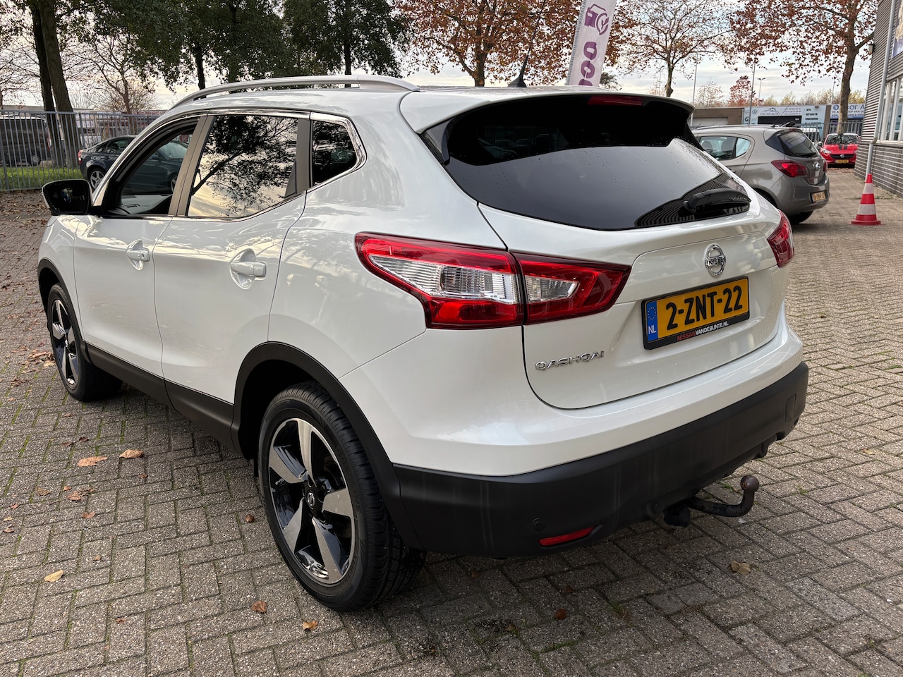Nissan Qashqai - 1.6 Connect Edition | Org-NL auto. 163pk. 1500kg trekgew. Navi. Pano.