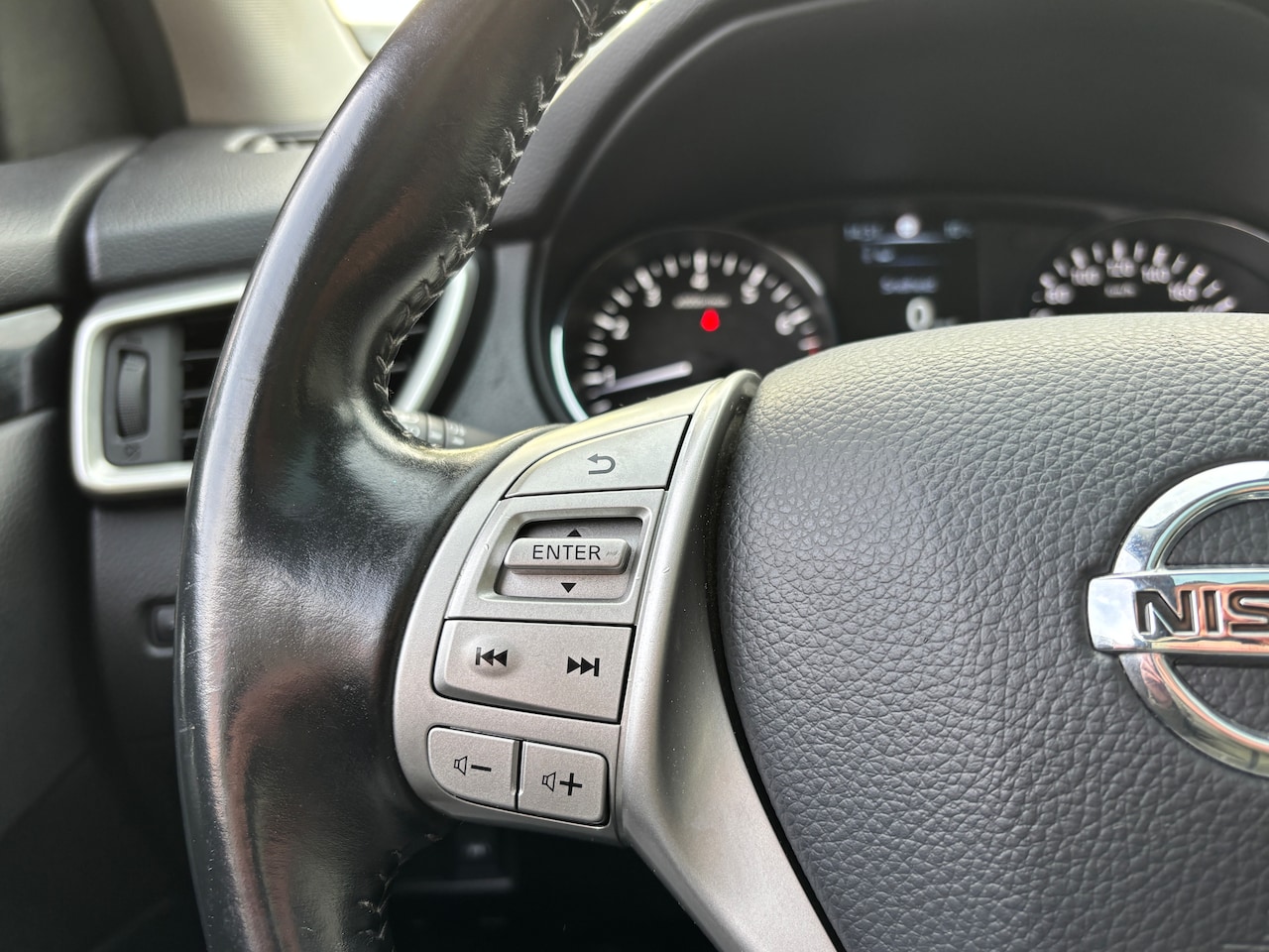 Nissan Qashqai - 1.6 Connect Edition | Org-NL auto. 163pk. 1500kg trekgew. Navi. Pano.