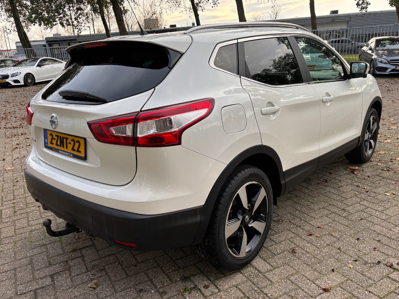 Nissan Qashqai - 1.6 Connect Edition | Org-NL auto. 163pk. 1500kg trekgew. Navi. Pano.