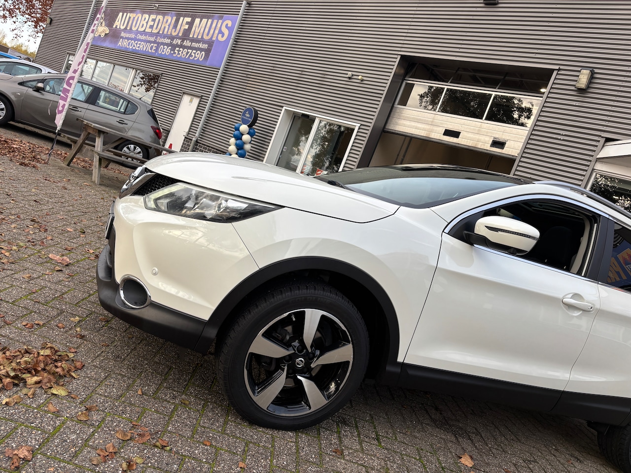 Nissan Qashqai - 1.6 Connect Edition | Org-NL auto. 163pk. 1500kg trekgew. Navi. Pano.