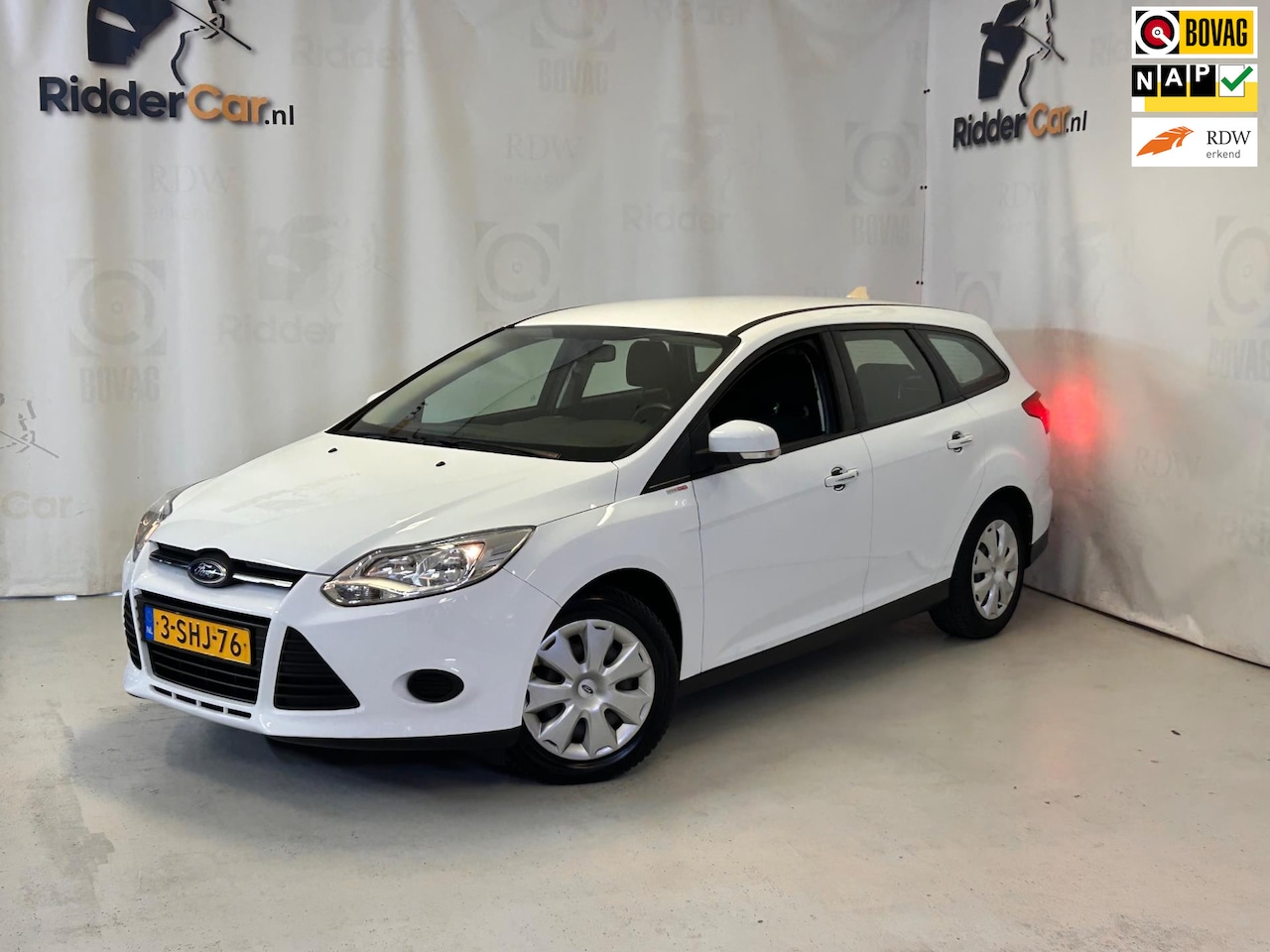 Ford Focus Wagon - 1.0 EcoBoost Trend|2E EIG|NAP|AIRCO|ELEK RAMEN|APK 06-26| - AutoWereld.nl