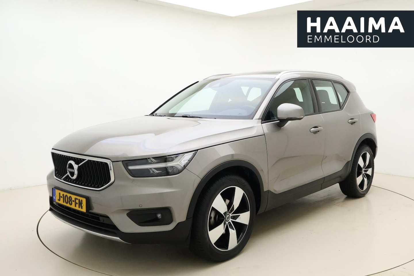 Volvo XC40 - 1.5 T2 Business Pro Automaat | Navigatie | Glazen schuifdak | Trekhaak | Electrische achte - AutoWereld.nl