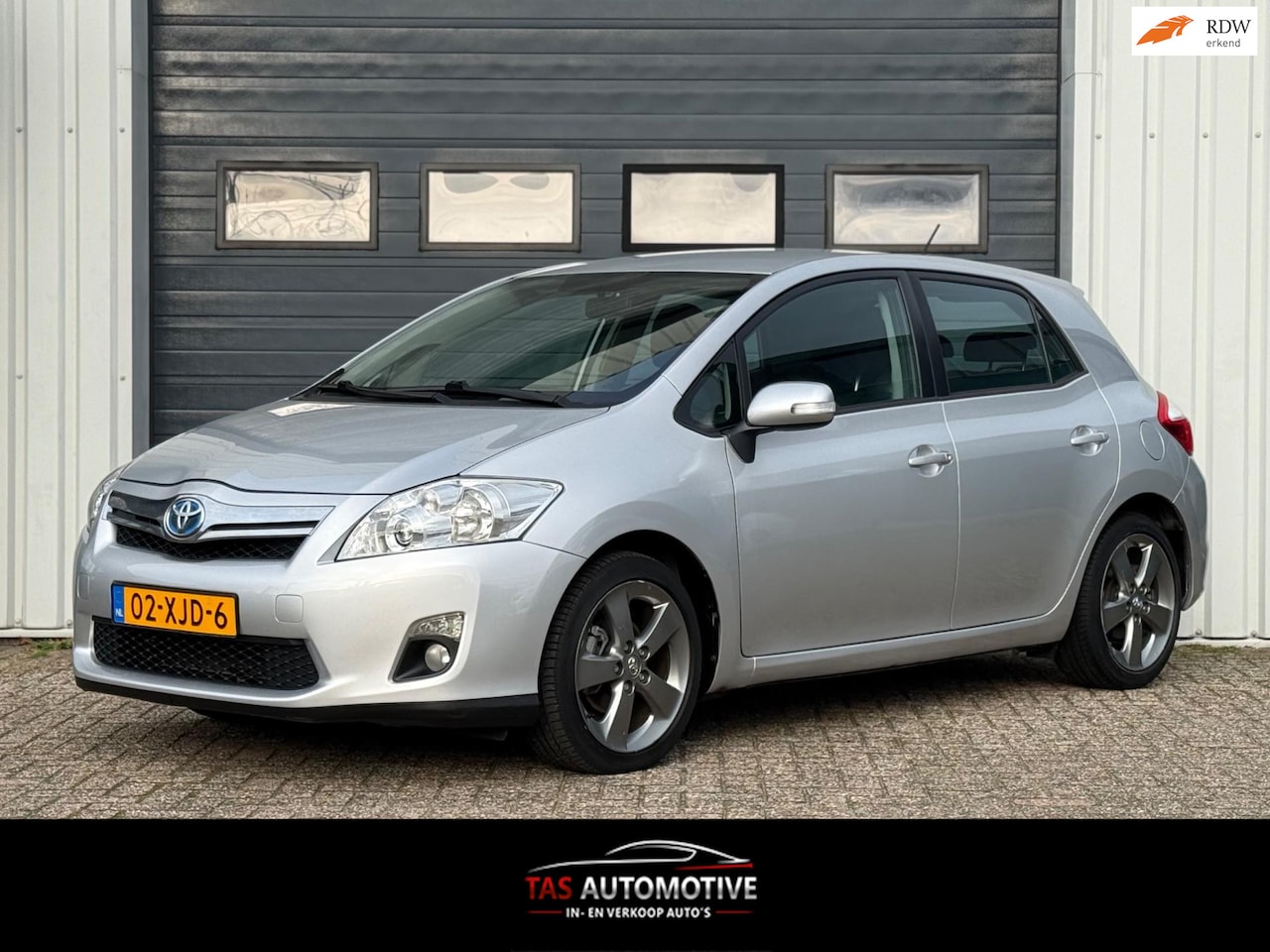 Toyota Auris - 1.8 Full Hybrid Dynamic Business NAVI / CRUISE - AutoWereld.nl