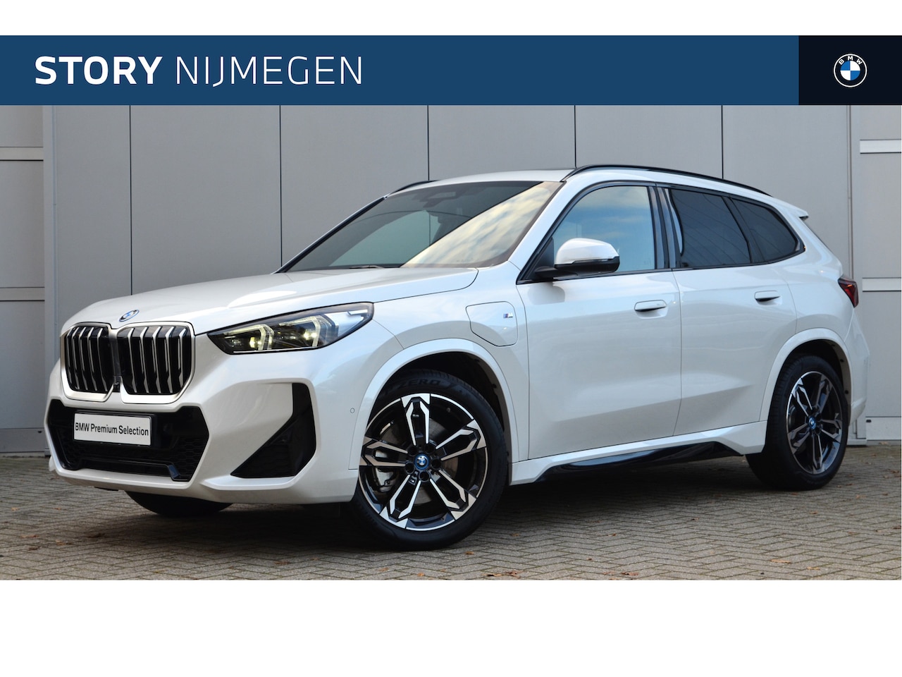 BMW X1 - xDrive30e High Executive M Sport Automaat / Trekhaak / Sportstoelen / M Adaptief onderstel - AutoWereld.nl