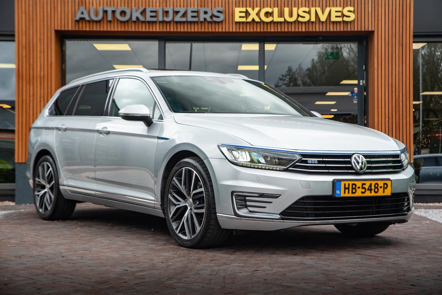 Volkswagen Passat Variant - 1.4 TSI GTE Highline Pano Clima Leer/Stof Cruise 19"LM - AutoWereld.nl
