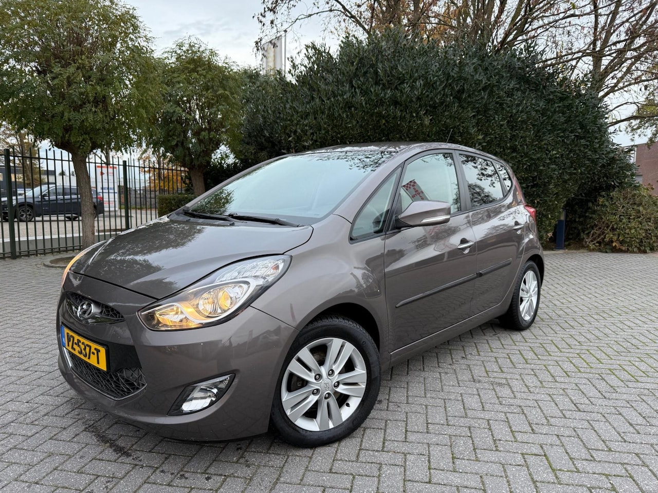 Hyundai ix20 - 1.6i, AUTOMAAT, Airco, Cruise Control, LM-velgen 16", Isofix, Parkeersensoren, Privacy Gla - AutoWereld.nl