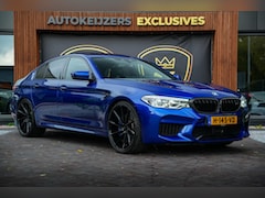BMW M5 - 5-serie F90 Schuifdak Marina Blue 22'' Vossen Downpipe