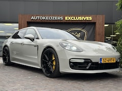 Porsche Panamera Sport Turismo - 4.0 Turbo S E-Hybrid Keramisch Panoramadak Sportdesign Sportchrono Vossen 22”LM Krijt Grij