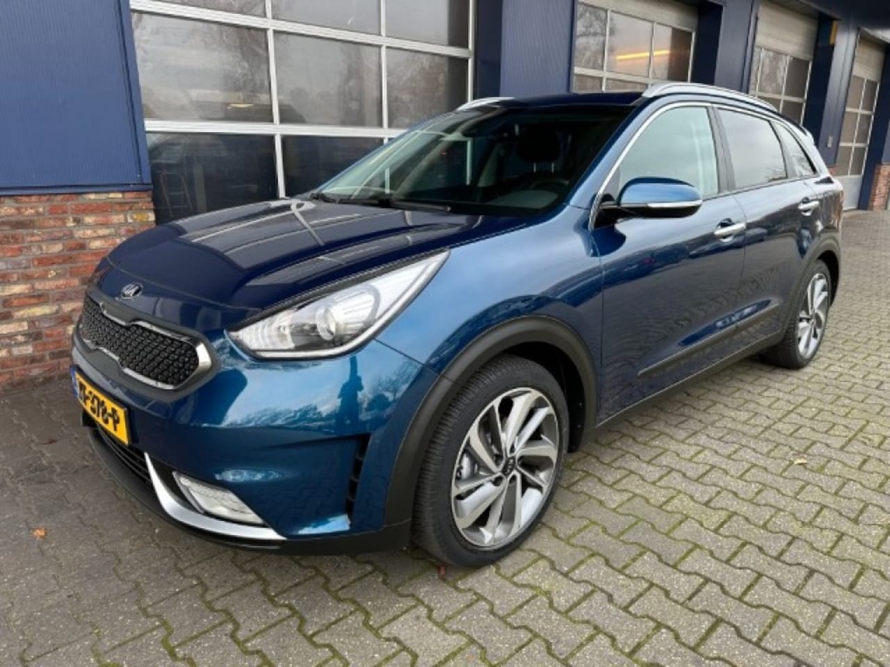 Kia Niro - 1.6 GDI H. DESIGN ED STUUR EN STOELVERW. TREKHAAK. CAMERA. ALL.IN. - AutoWereld.nl