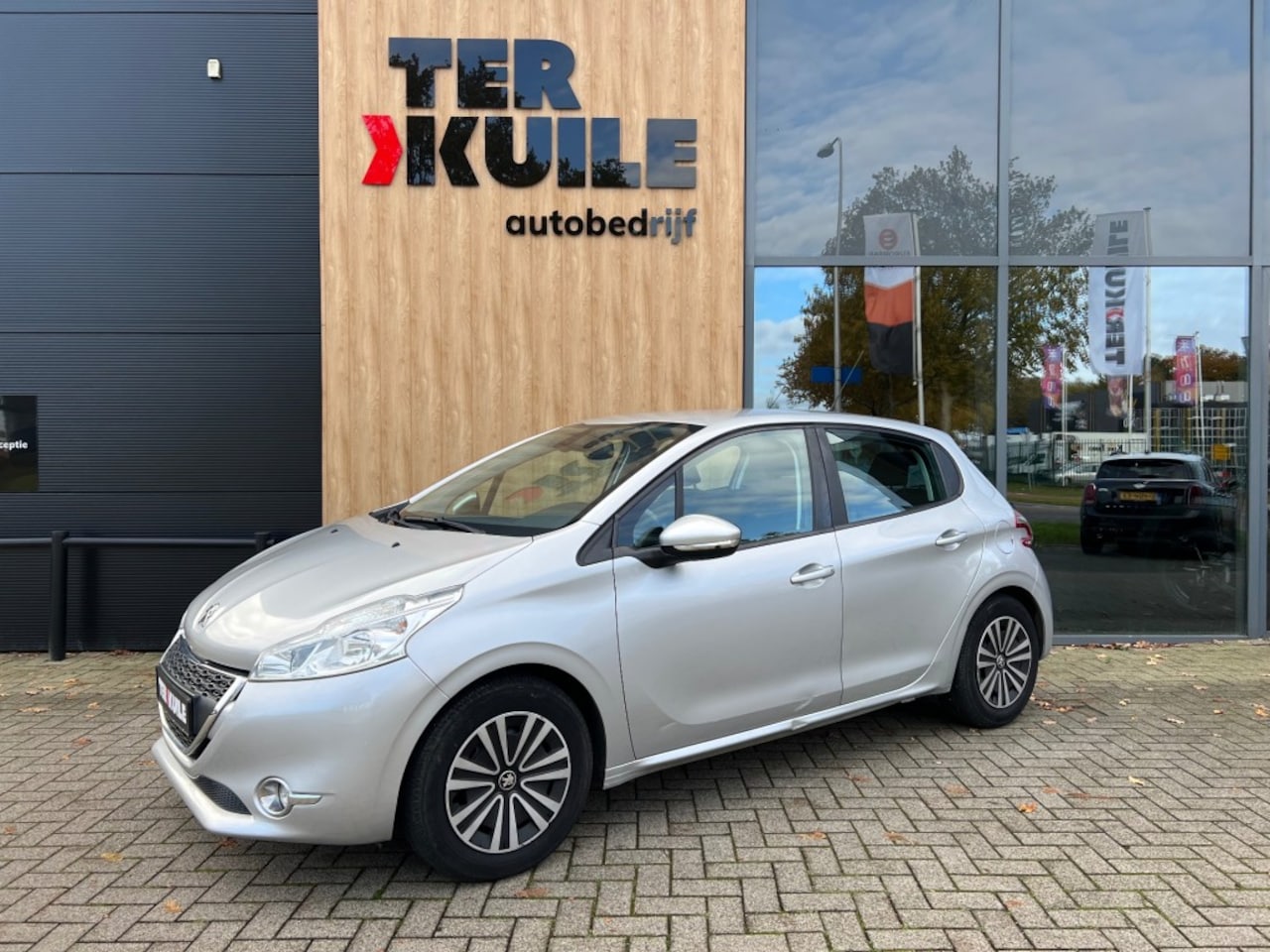 Peugeot 208 - 1.2 VTI 2013 Envy / Navi 5-drs - AutoWereld.nl