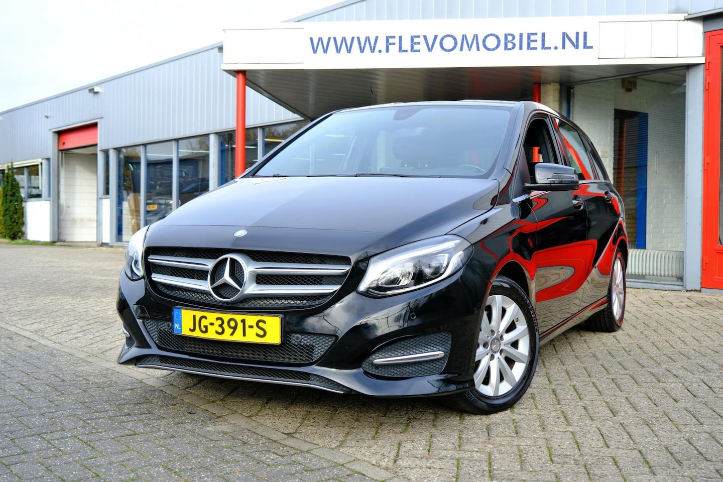Mercedes-Benz B-klasse - 180 Ambition Navi|LED|Half Leder|Sporstoelen|LMV - AutoWereld.nl