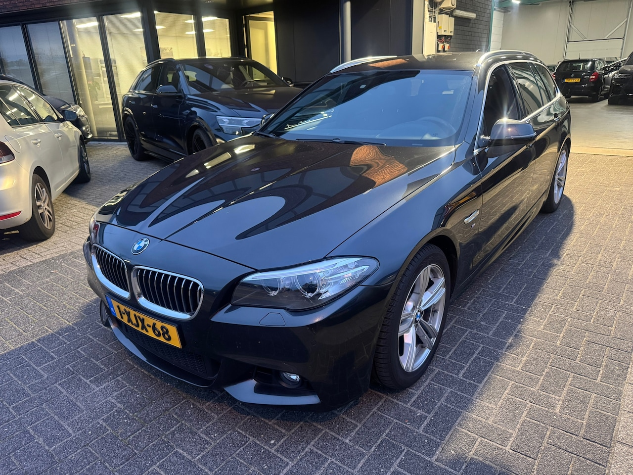 BMW 5-serie Touring - 520i Executive M PAKKET TREKHAAK CRUISE ORIG NL NAP - AutoWereld.nl