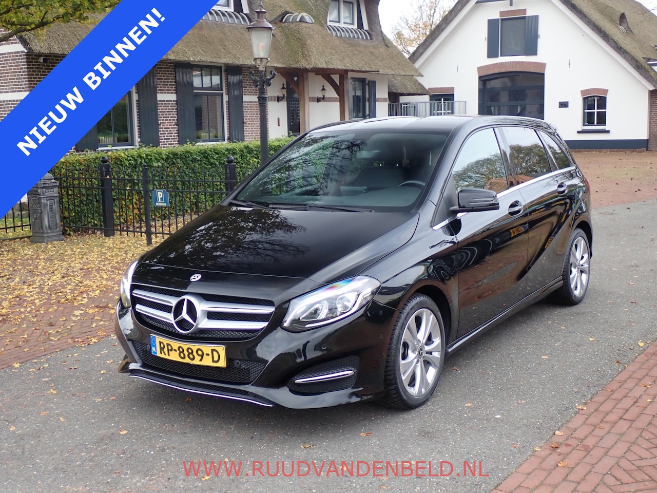 Mercedes-Benz B-klasse - 180 SPORTLEER / CAMERA / NAVI / SFEERVERLICHTING - AutoWereld.nl