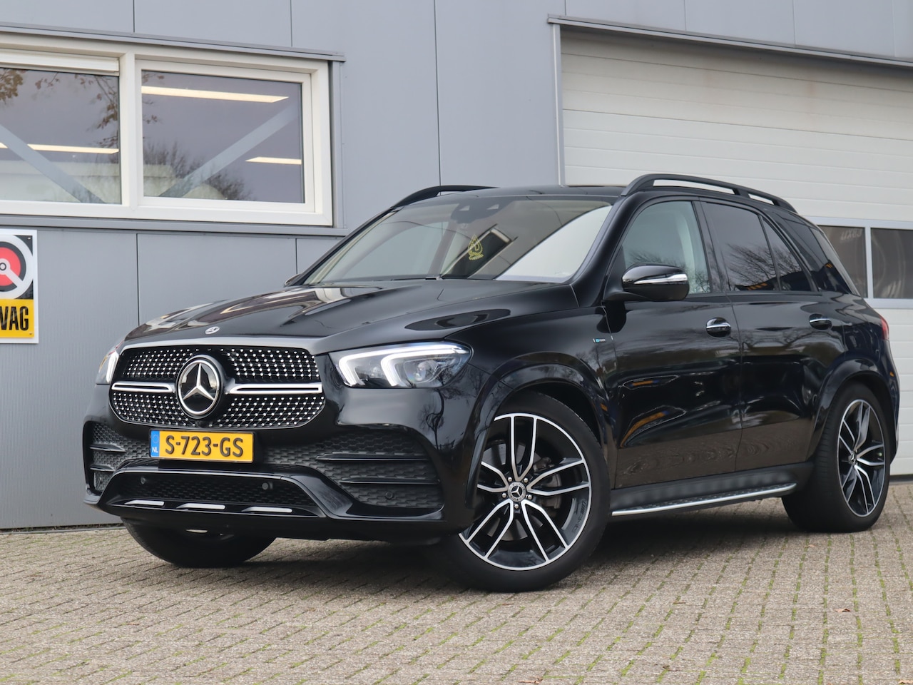 Mercedes-Benz GLE-Klasse - 350 e 4MATIC Premium Plus / AMG / Night / Luchtvering / Burmester - AutoWereld.nl