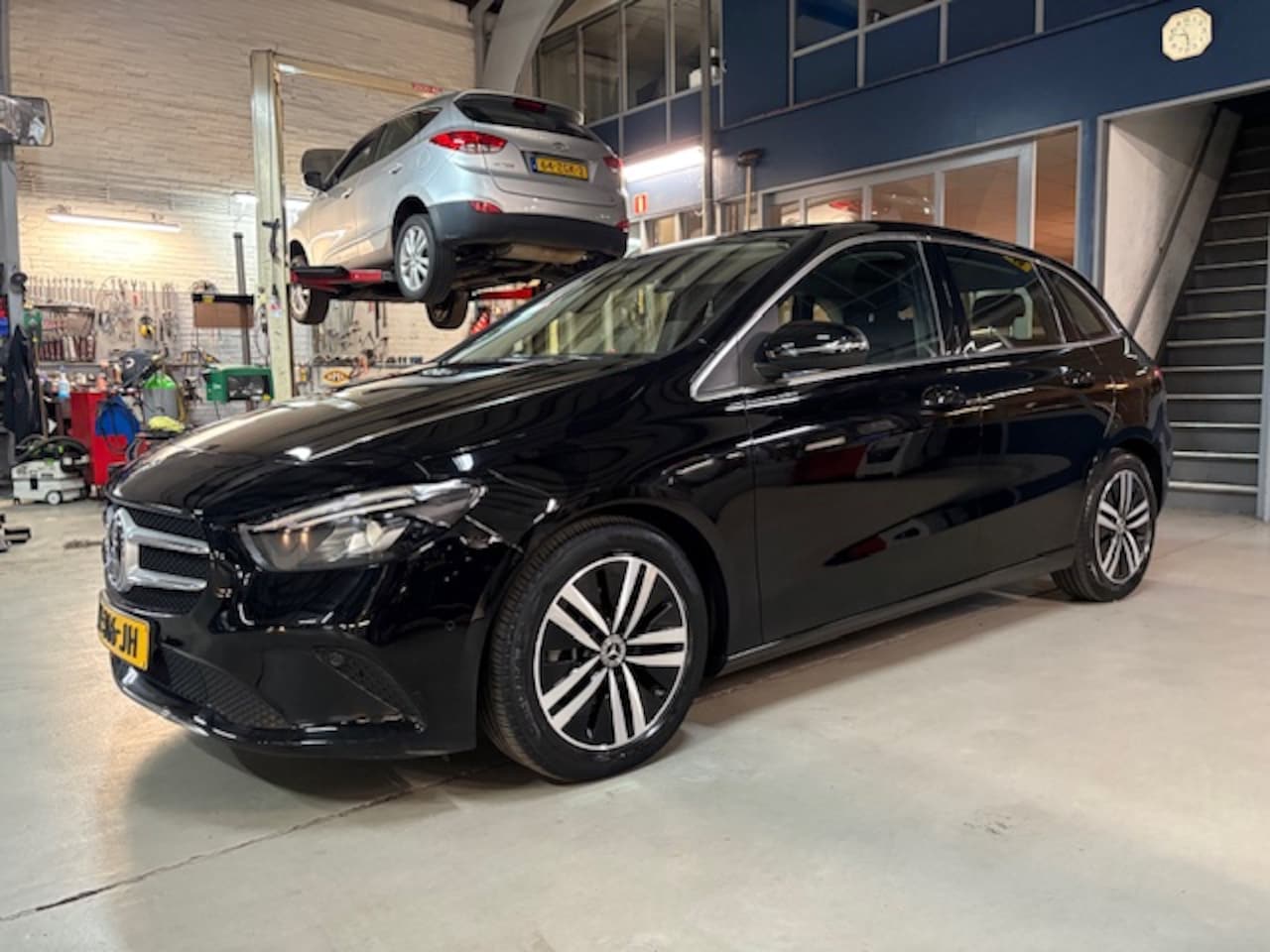 Mercedes-Benz B-klasse - B180 7G-DCT Business Solution Luxury | Apple carplay / Android auto | Lederen bekleding | - AutoWereld.nl