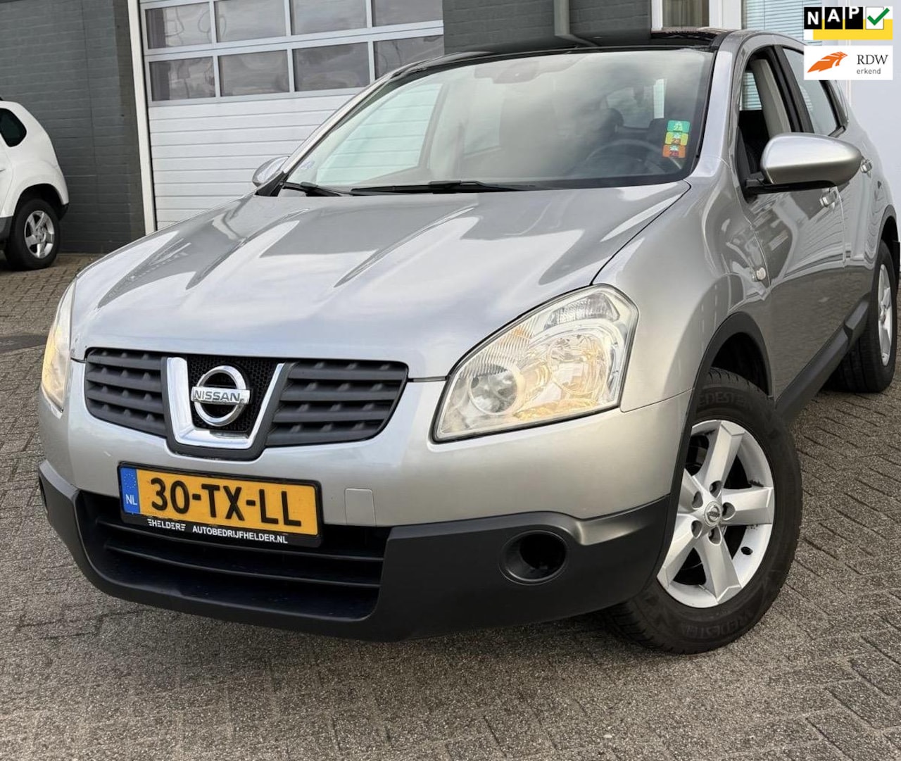 Nissan Qashqai - 1.6 Acenta van 2de Eig met trekhaak en airco - AutoWereld.nl