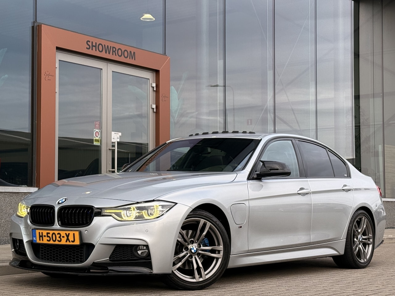 BMW 3-serie - 330e M-Sport | Leder | Harman/Kardon | Cruise | Stoel/Stuurverwarming | - AutoWereld.nl