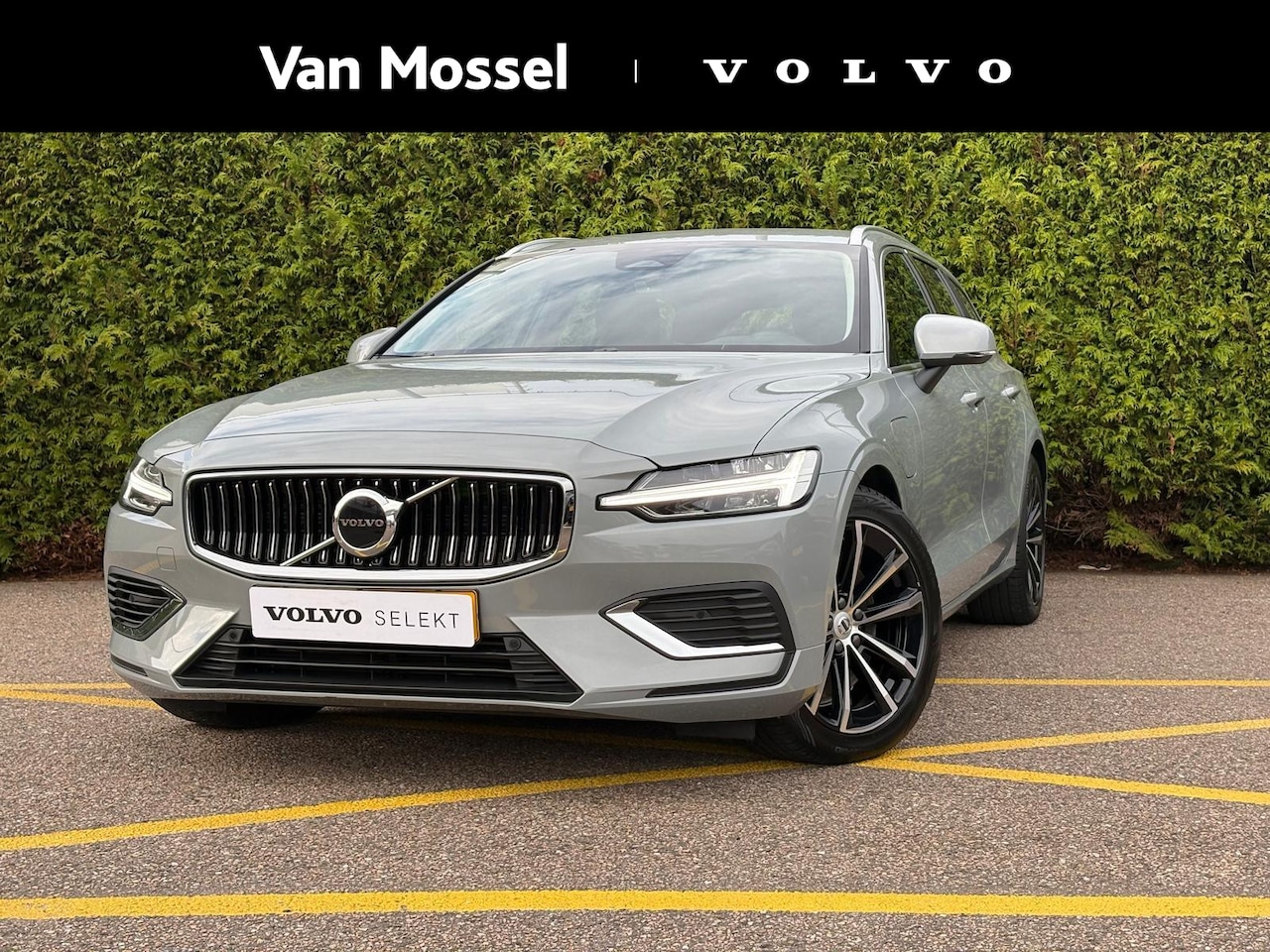 Volvo V60 - 2.0 T6 Plug-in hybrid AWD Essential Bright - AutoWereld.nl