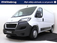 Peugeot Boxer - 2.2 BlueHDi 120PK L2H2 3.3t Apple Carplay | Camera | Vloer en Lat om lat | Trekhaak |