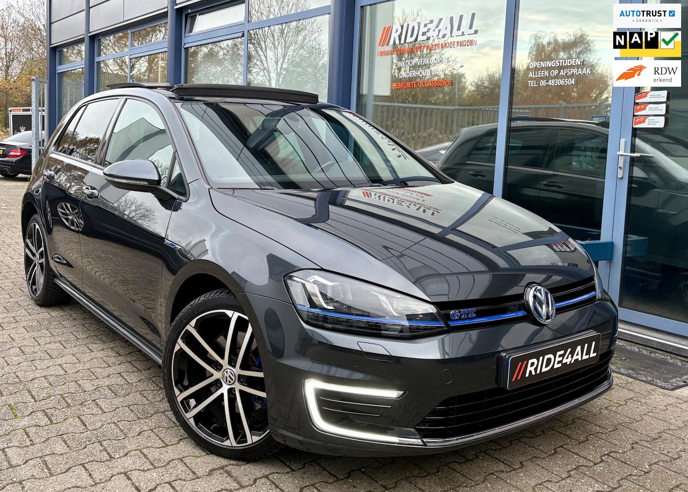 Volkswagen Golf - 1.4 TSI GTE/PANO/CARPLAY/KEYLESS!! - AutoWereld.nl