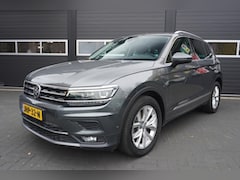 Volkswagen Tiguan - 1.5 TSI ACT Highline Business Aut/Pano.dak/Camera/Carplay/Digi.dashboard/Climate Control/C