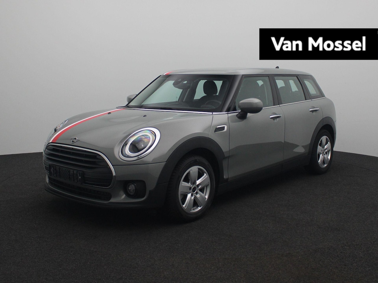 MINI Clubman - Mini 1.5 Cooper Essential Aut. | Navigatie | LMV | Xenon | Stoelverwarming | Cruise contro - AutoWereld.nl
