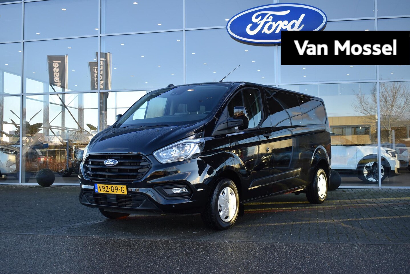 Ford Transit Custom - 300 2.0 TDCI L2H1 Trend DC 5-pers. | Airco | Cruise Control | Winterpack | Achteruitrij Ca - AutoWereld.nl